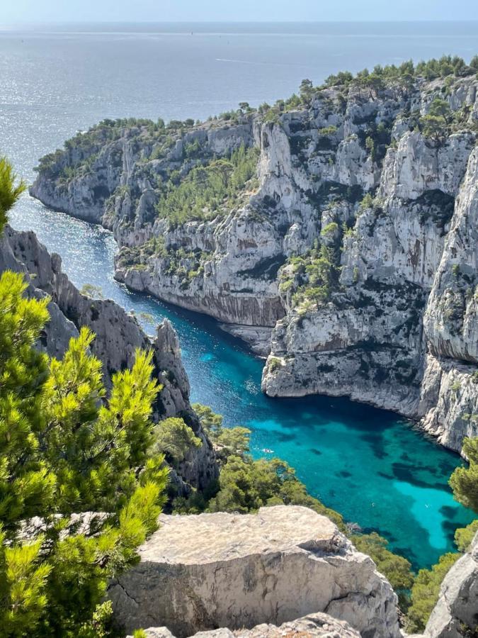 Large Private Garden, Quiet 2-Bedroom Apartment, Air Conditioning, Wifi, Parking Cassis Buitenkant foto