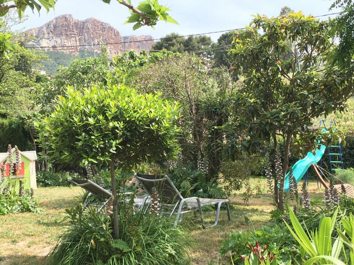 Large Private Garden, Quiet 2-Bedroom Apartment, Air Conditioning, Wifi, Parking Cassis Buitenkant foto